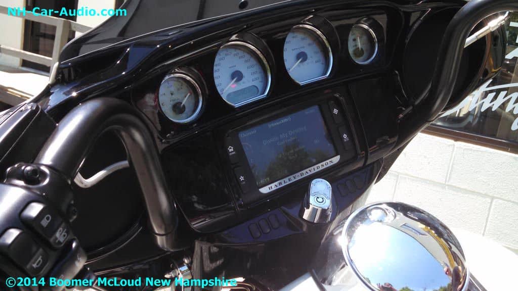 2024 Street Glide Stereo Upgrade Row Consuelo